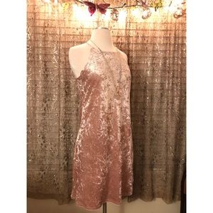 💘Blush velvet dress💕
